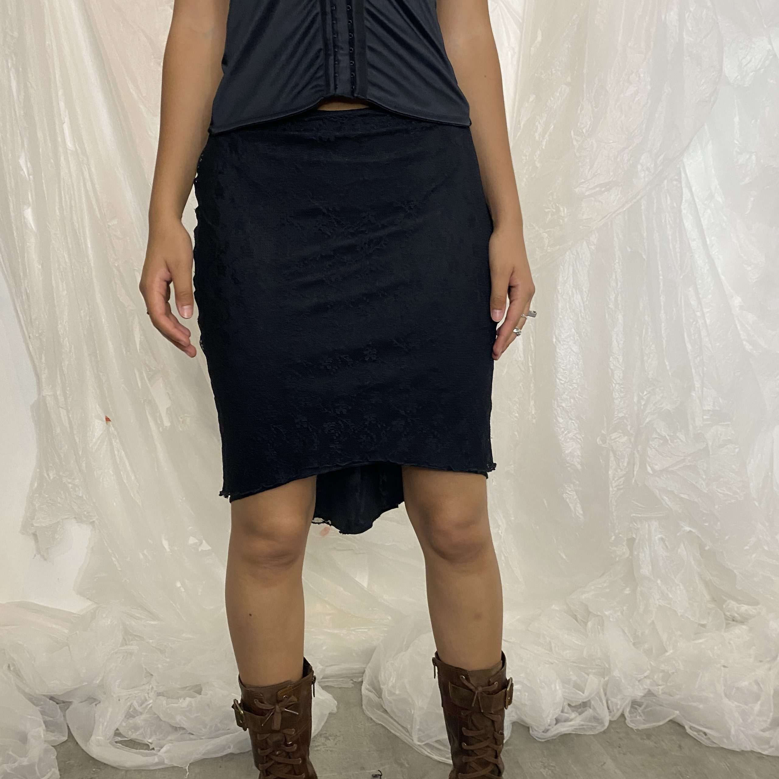 Vintage Black Lace Midi Skirt (XS-M) - Image 2