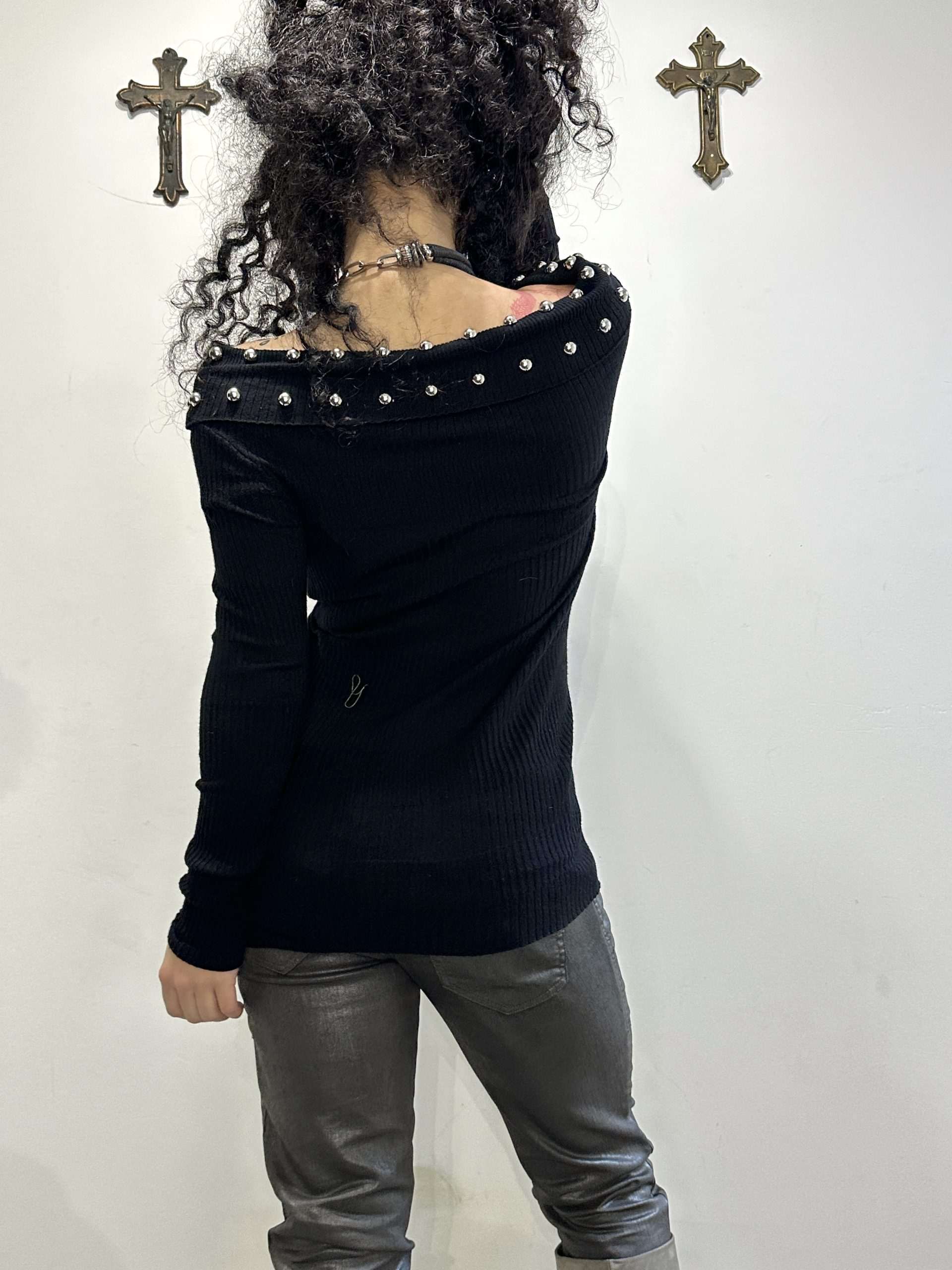 Vintage Guess Off the Shoulder Black Knit Jumper (S-M) - Image 3
