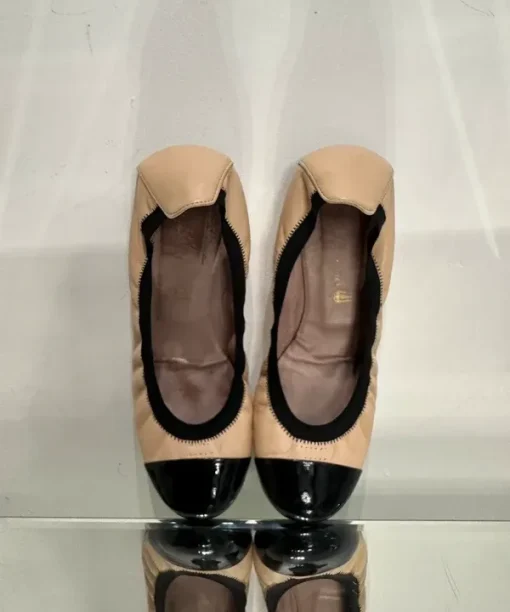 Vintage 2000s / 2010s Baby Pink Leather Ballerina Pumps