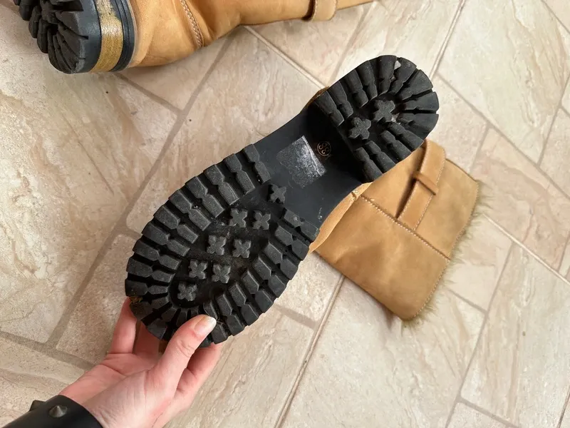 Vintage 2000s Y2K Faux Fur Buckle Boots (UK 5 EU 38 US 7) - Image 3