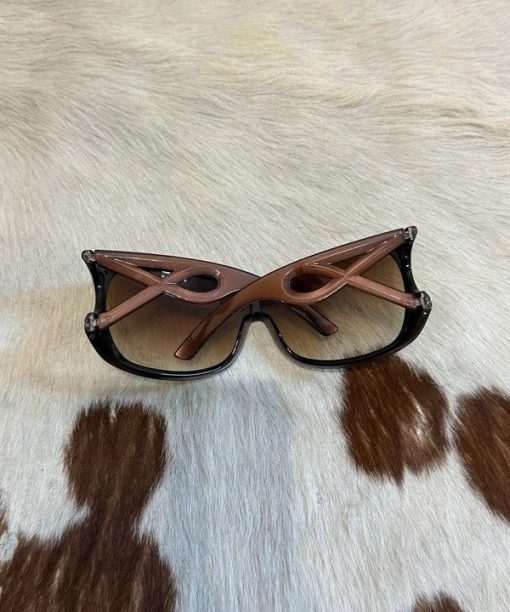 Alternative view of Vintage 2000s Brown Oversized Sunglasses
