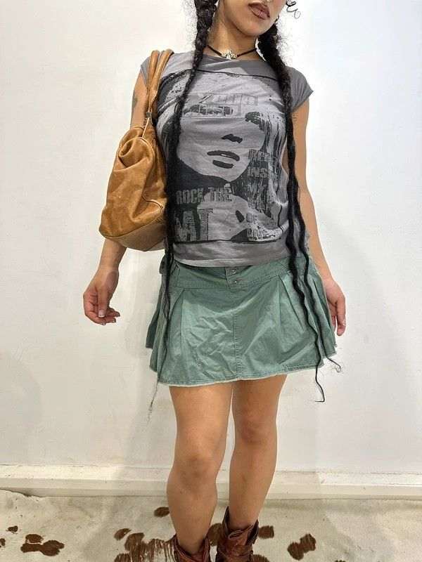 Vintage 2000s Diesel Pleated Mini Skirt (M) - Image 7