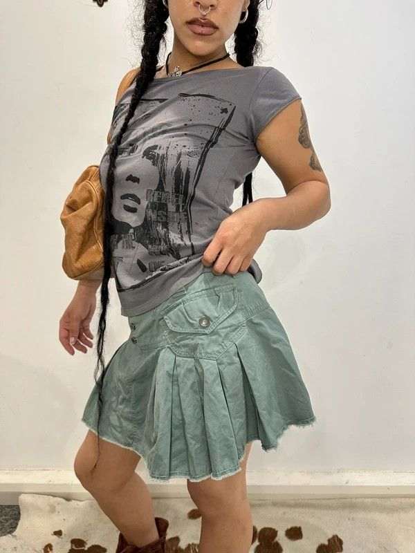Vintage 2000s Diesel Pleated Mini Skirt (M) - Image 3